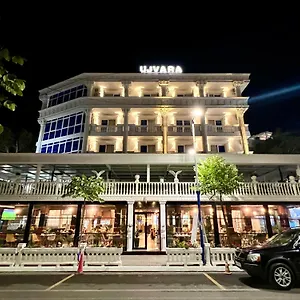 Ujvara Hotel